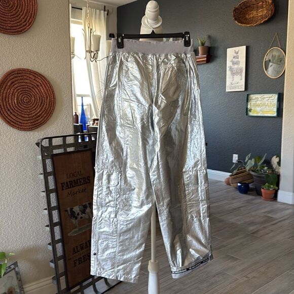 NWOT Free People Mesmerize Me Shine Pants Silver Shiny Low Rise Cargo Metallic - Picture 15 of 16